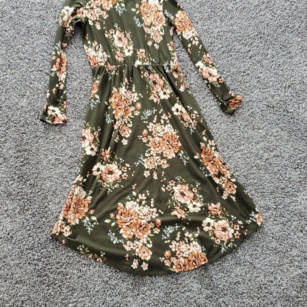 Reborn J Olive Green Floral Midi Dress